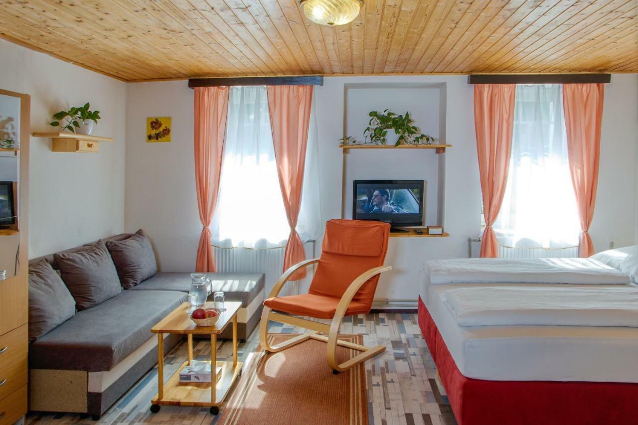 Rodinny Hotel Kaiser Desná Kültér fotó